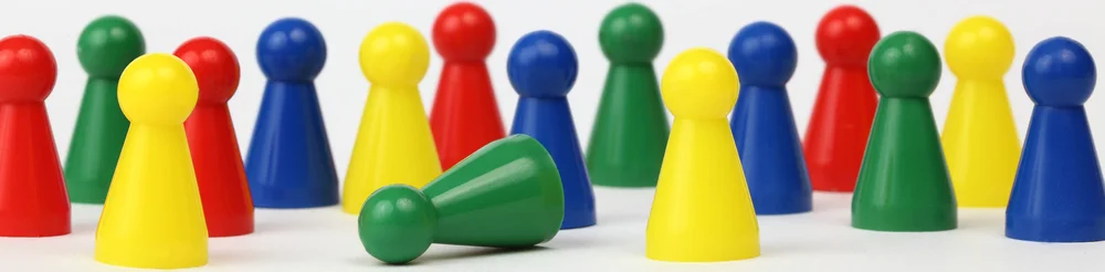 Spielfiguren in verschiedenen Farben
